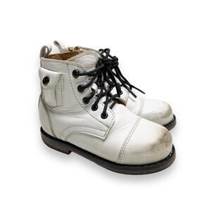 Mikoleon Heirloom Luxe Boots In White EU 24